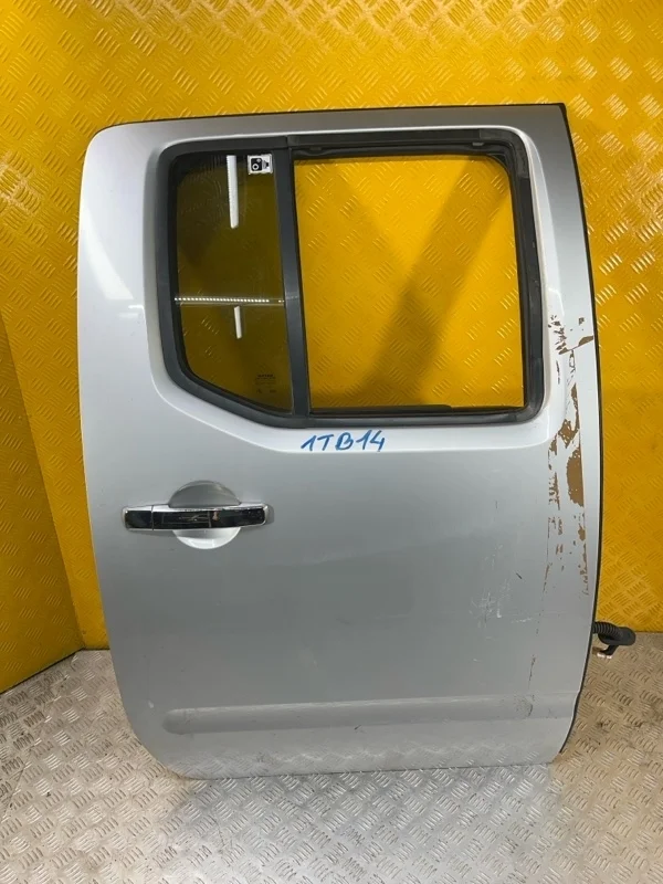 Дверь задняя правая Nissan Navara (D40) 2004-2015 2010 82100EB30J ПИКАП 2.5 D YD25DDTI