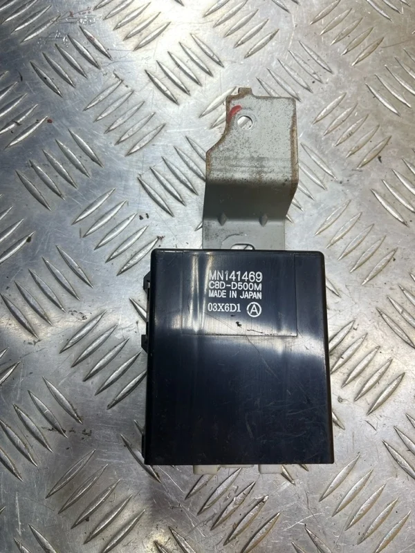 Блок управления стеклоподъемниками Mitsubishi L200 (2006-2015) 2008 MN141469 ПИКАП 2.5 D 4D56