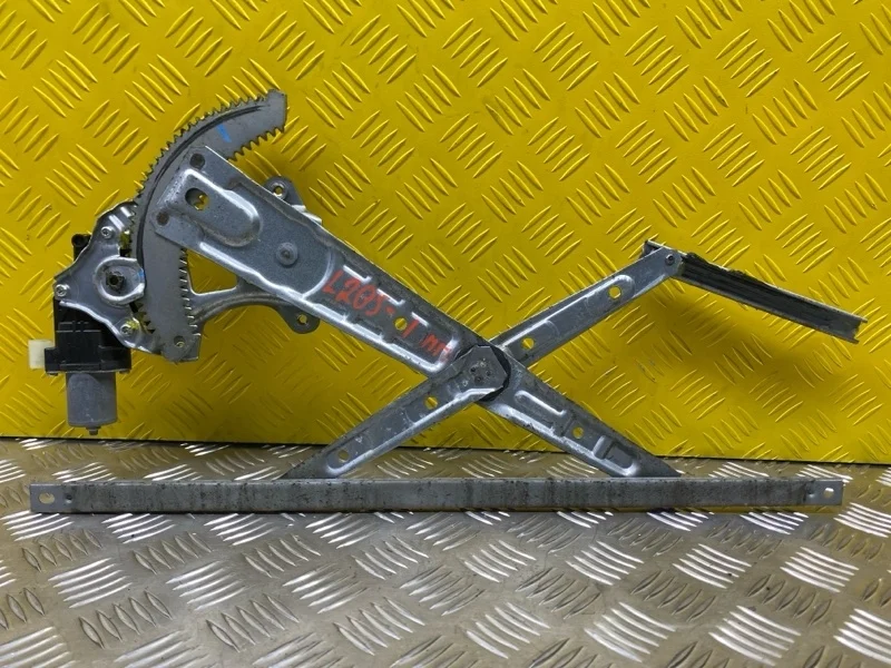 Стеклоподъемник электр. передний правый Mitsubishi L200 (2015-2022) 2017 5713A472 ПИКАП 2.4 D 4N15