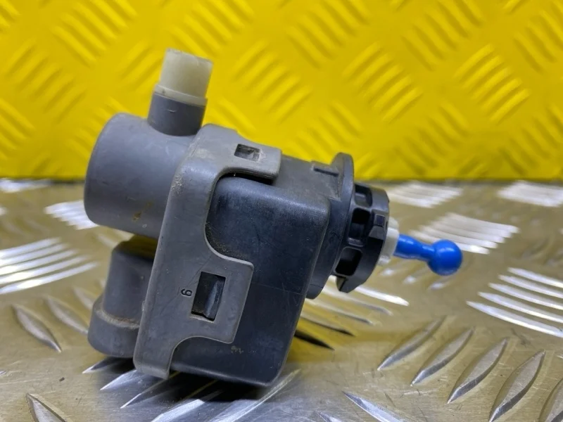 Корректор фар Nissan Navara (D40) 2004-2015 2008 26056AU300