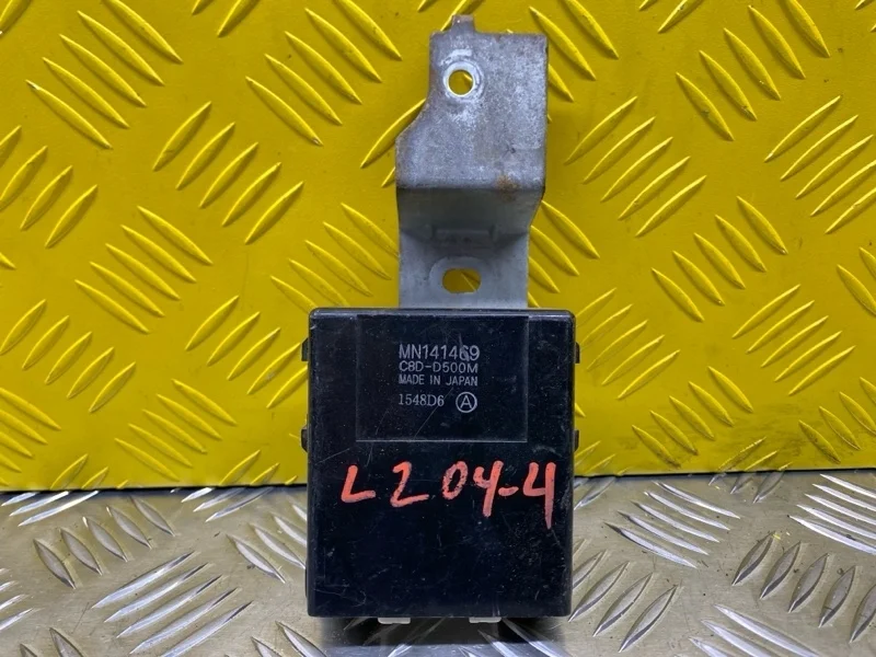Блок управления стеклоподъемниками Mitsubishi L200 (2006-2015) 2012 MN141469 ПИКАП 2.5 D 4D56