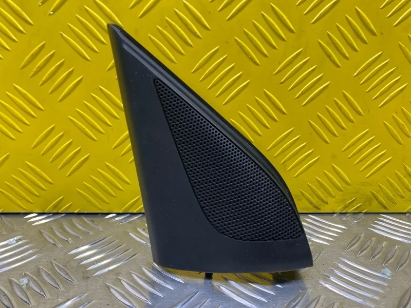 Пластик салона Mitsubishi L200 (2006-2015) 2006 MN136565XA 2.5 D 4D56