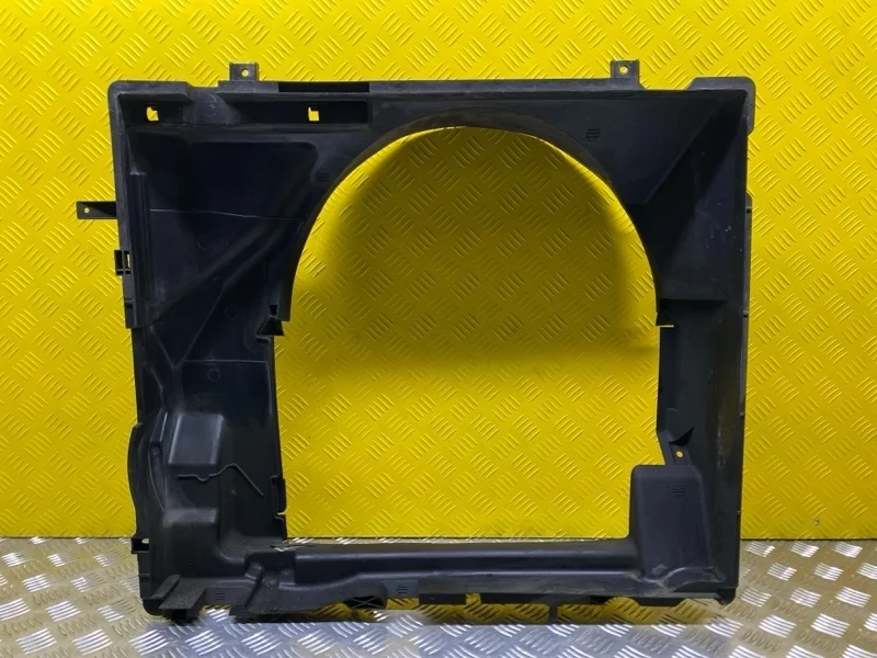 Диффузор вентилятора Nissan Navara (D40) 2004-2015 2010 21476EB300 ПИКАП 2.5 D