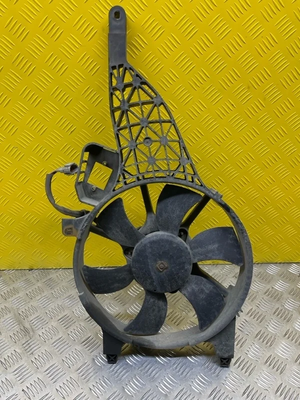 Вентилятор радиатора Nissan Navara (D40) 2004-2015 2010 92120EB400