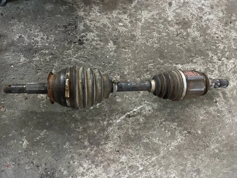 Полуось передняя правая (приводной вал, ШРУС) Nissan Navara (D40) 2004-2015 2008 39100EB310 2.5 D YD25DDTI