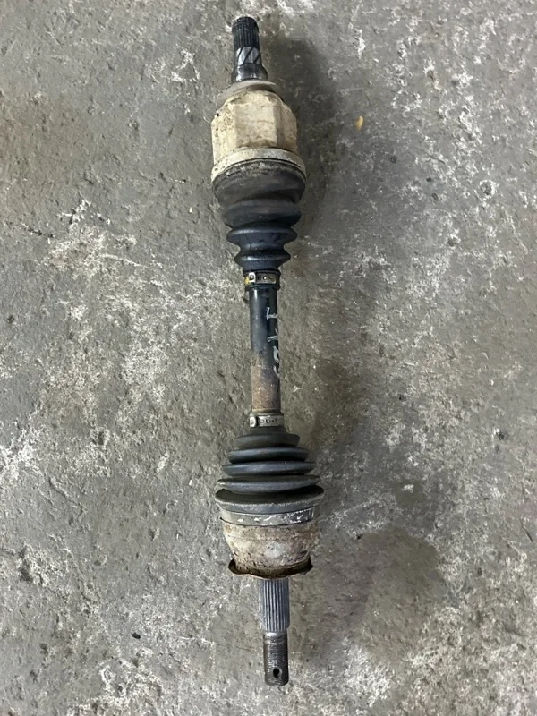 Полуось передняя правая (приводной вал, ШРУС) Nissan Navara (D40) 2004-2015 2010 39100EB310 ПИКАП 2.5 D YD25DDTI