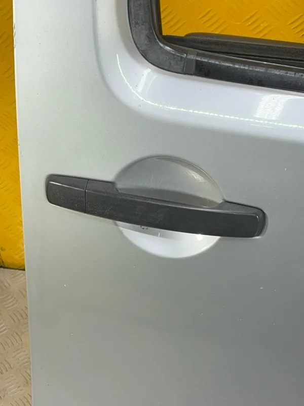 Ручка двери наружная передняя правая Nissan Navara (D40) 2004-2015 2012 80640EB100 ПИКАП 2.5 D YD25DDTI