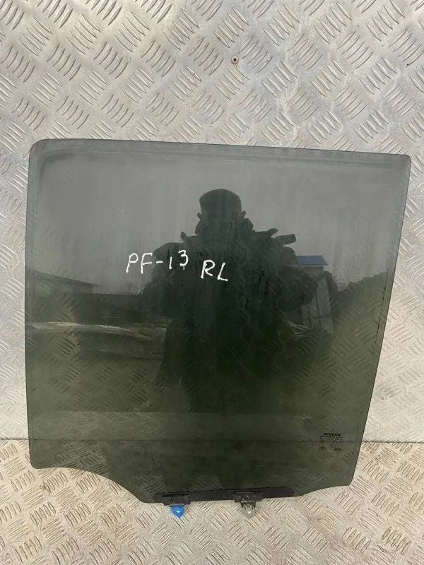 Стекло двери задней левой Nissan Pathfinder (R51M) 2004-2013 2008 82301EB33A ВНЕДОРОЖНИК 2.5 D YD25DDTI
