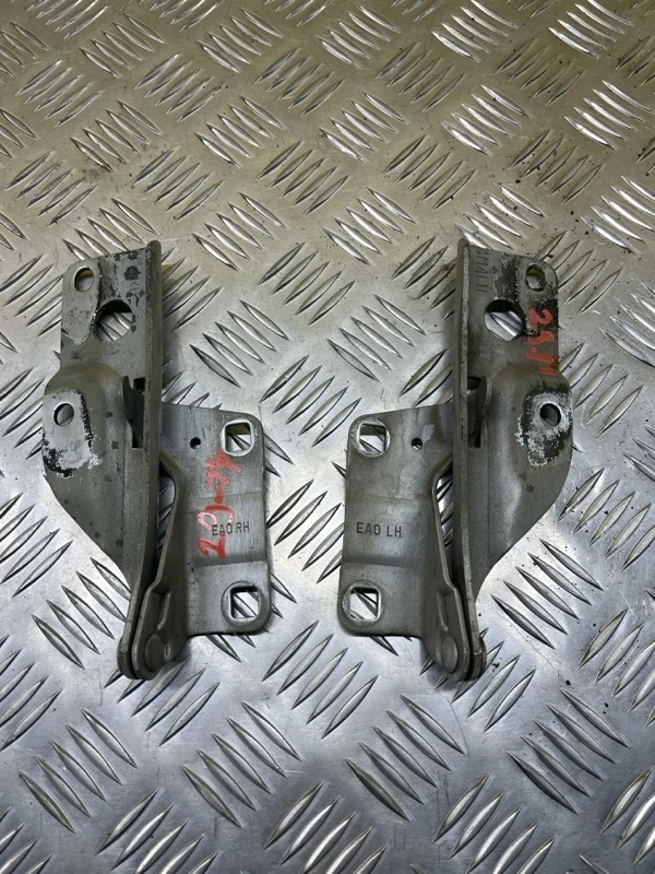 Петля капота Nissan Navara (D40) 2004-2015 2012 654014M400 ПИКАП 2.5 D YD25DDTI