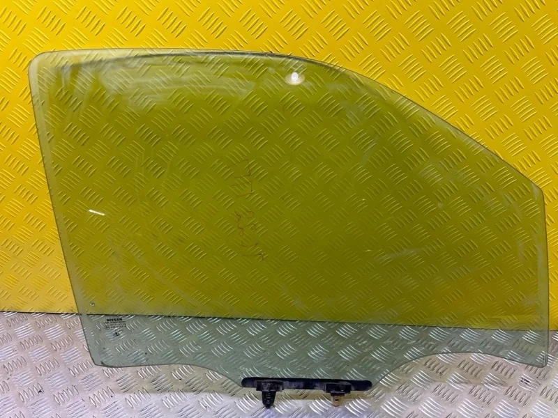 Стекло двери передней правой Nissan Navara (D40) 2004-2015 2007 80300EB310 ПИКАП 2.5 D YD25DDTI