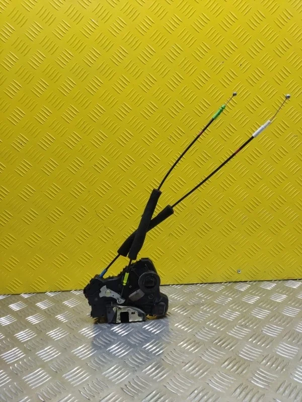 Замок двери задней правой Toyota Land Cruiser Prado 120 (2002-2009) 2003 6905060090 3.0 D 1KDFTV