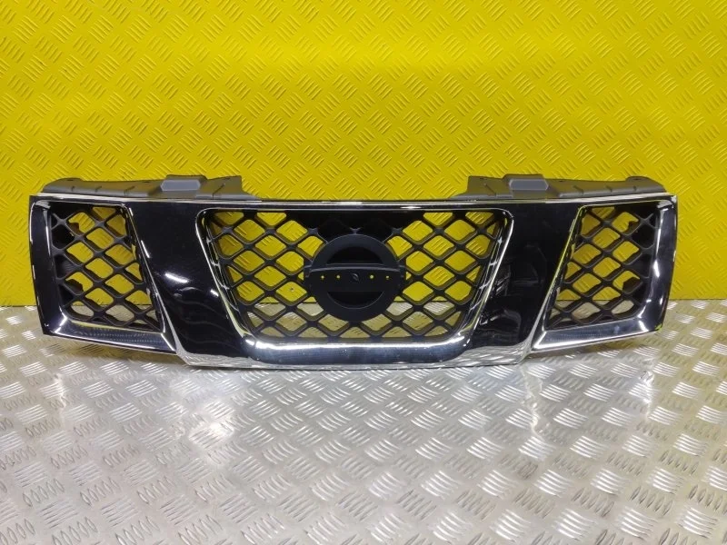 Решетка радиатора Nissan Navara (D40) 2004-2015 2008 62310EB400