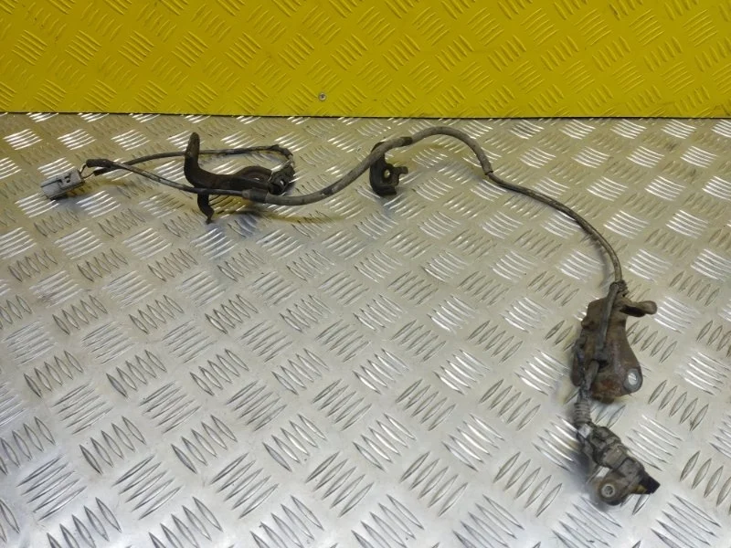 Датчик ABS передний левый Lexus Lx 570 (2007-2022) 2010 8951660150 5.7 I 3URFE