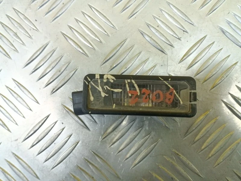 Фонарь подсветки номера Volkswagen Amarok (2010-2016) 2011 1K8943021 ПИКАП 2.0 D CDCA