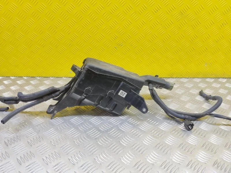 Блок предохранителей Toyota Rav 4 (XA30) (2005-2014) 2006 8274242030 2.0 I 1AZFE