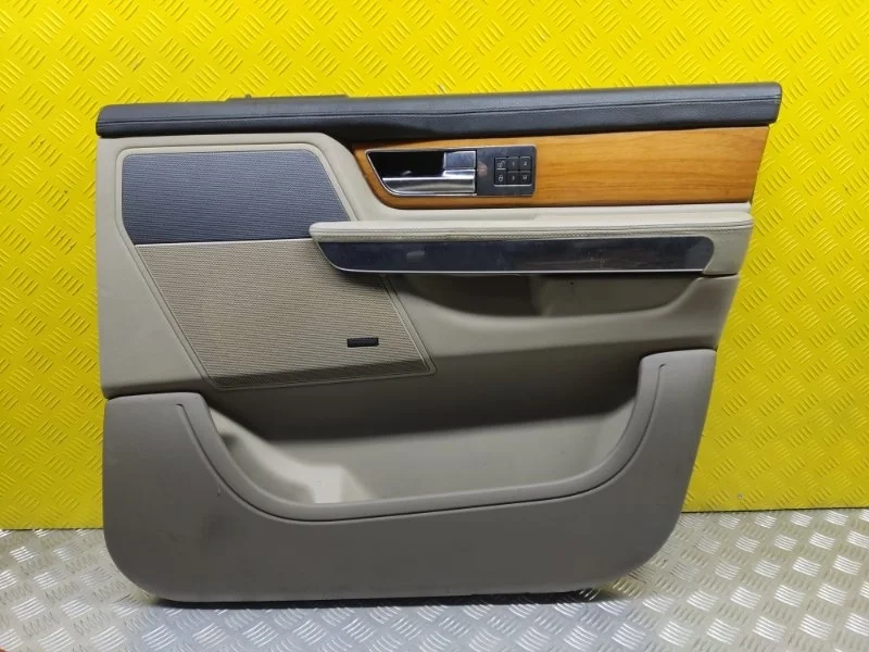 Обшивка двери передняя правая Land Rover Range Rover Sport I 2005-2013 2010 LR016877 3.0 D SDV6