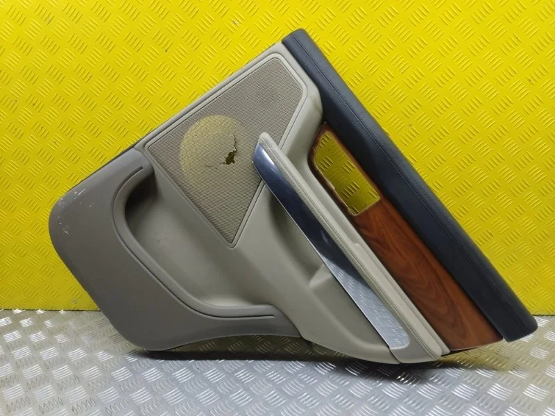 Обшивка двери задняя правая Land Rover Range Rover Sport I 2005-2013 2010 LR016881 3.0 D SDV6