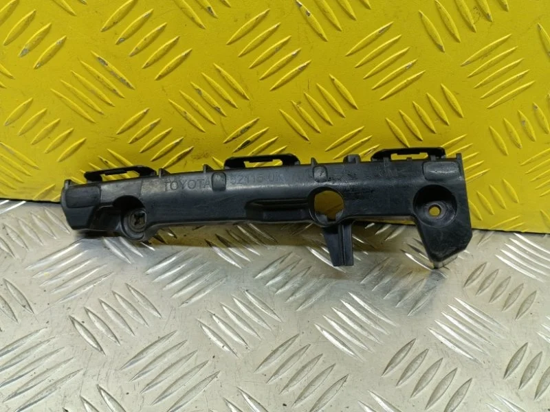 Кронштейн переднего бампера правый Toyota Hilux (2005-2015) 2015 521150K070 ПИКАП 2.5 D 2KDFTV