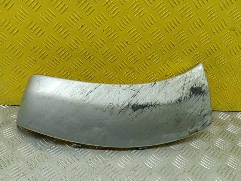 Накладка на бампер Toyota Hilux (2005-2015) 2013 521120K160 ПИКАП 3.0 D 1KDFTV