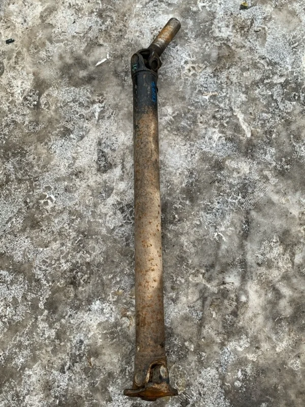 Карданный вал Nissan Pathfinder (R51M) 2004-2013 2010 37300EB30A 2.5 D YD25DDTI