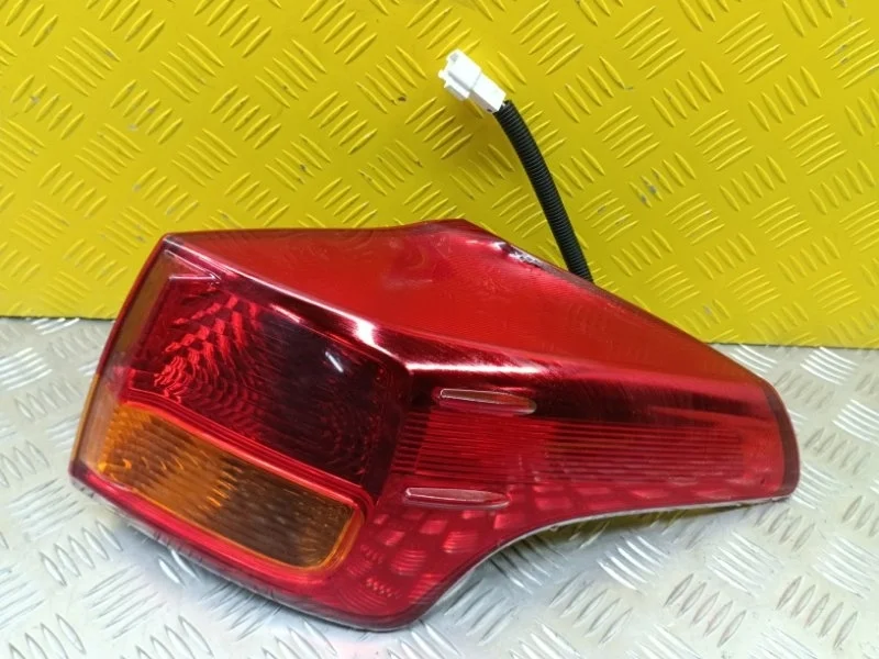 Фонарь задний правый Toyota Rav 4 (CA40) (2012-2019) 2014 8155142170 2.0 D 1ADFTV