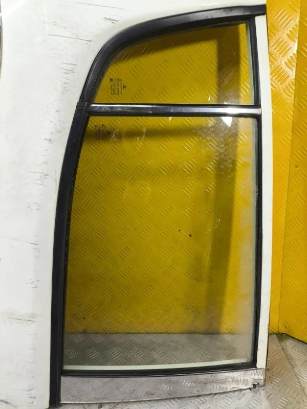 Стекло двери задней правой Mitsubishi L200 (2006-2015) 2012 5736A008 ПИКАП 2.5 D 4D56