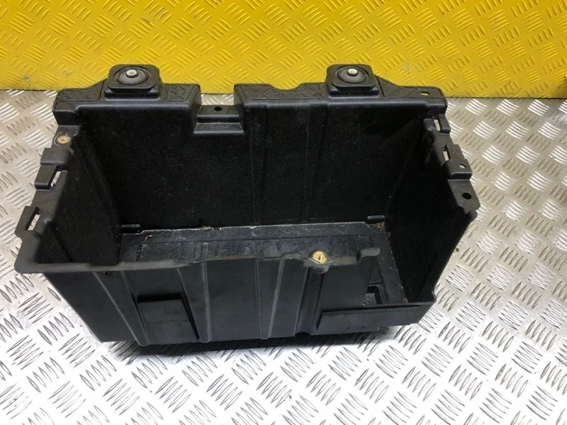 Полка аккумулятора Land Rover Range Rover Sport II (2013-2022) 2016 LR037533 3.0 D SDV6
