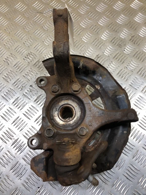Кулак поворотный правый Toyota Rav 4 (CA40) (2012-2019) 2013 4321142081 2.2 D 2ADFTV