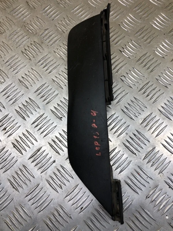 Накладка на бампер Toyota Land Cruiser Prado 150 (2009-2023) 2010 7685160010 4.0 I 1GRFE