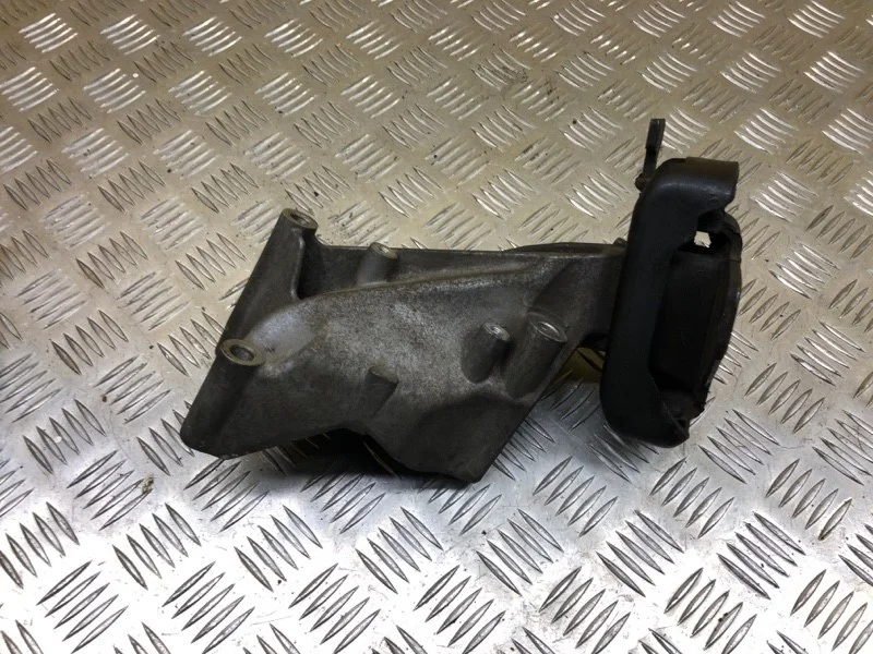 Кронштейн двигателя Volkswagen Amarok (2010-2016) 2011 03L199307 ПИКАП 2.0 D CDCA