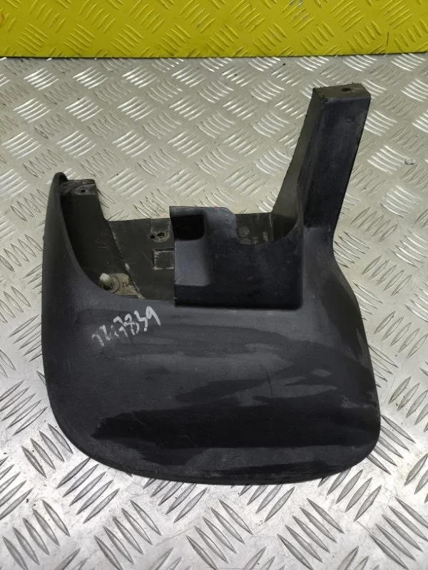 Брызговик передний левый Mitsubishi L200 (2006-2015) 2009 5370A509 ПИКАП 2.5 D 4D56