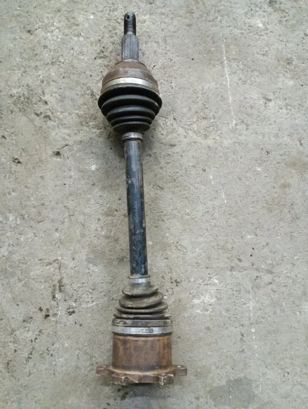 Полуось задняя (приводной вал, ШРУС) Nissan Pathfinder (R51M) 2004-2013 2010 39600EB310 2.5 D YD25DDTI, левый