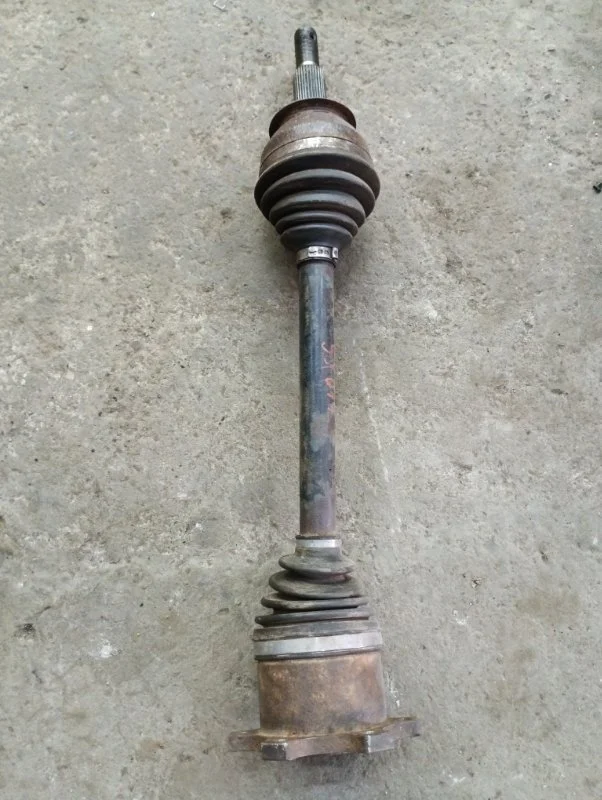 Полуось задняя (приводной вал, ШРУС) Nissan Pathfinder (R51M) 2004-2013 2010 39600EB310 2.5 D YD25DDTI, правый