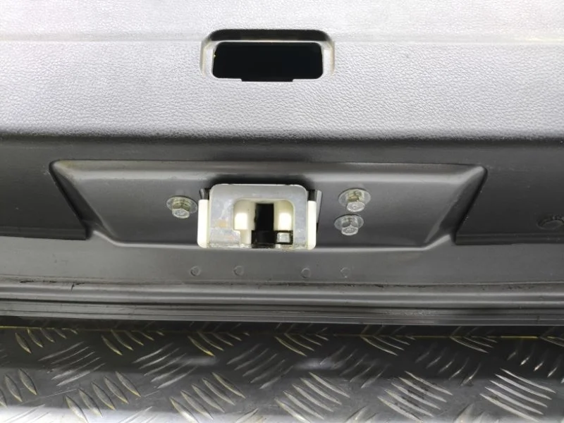 Замок багажника Mitsubishi Pajero Sport III (2015-н.в.) 2016 5808A113 ВНЕДОРОЖНИК 2.4 D 4N15