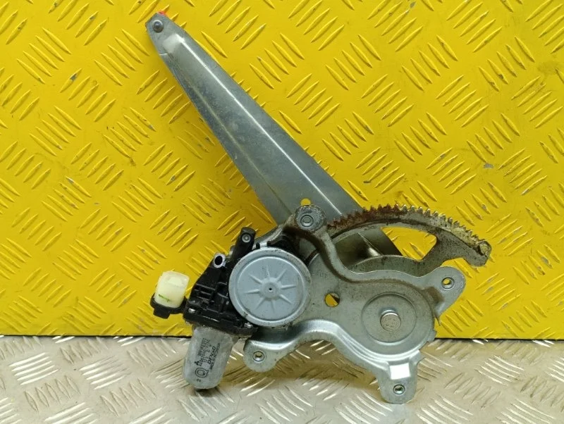 Стеклоподъемник электр. задний правый Mitsubishi L200 (2006-2015) 2007 MN182404 ПИКАП 2.5 D 4D56