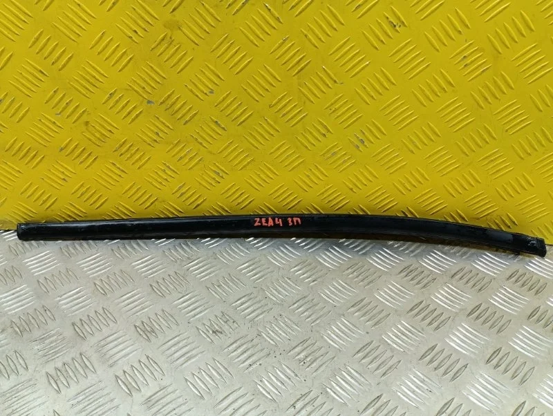 Молдинг стекла заднего Mitsubishi L200 (2006-2015) 2007 MN117616 ПИКАП 2.5 D 4D56