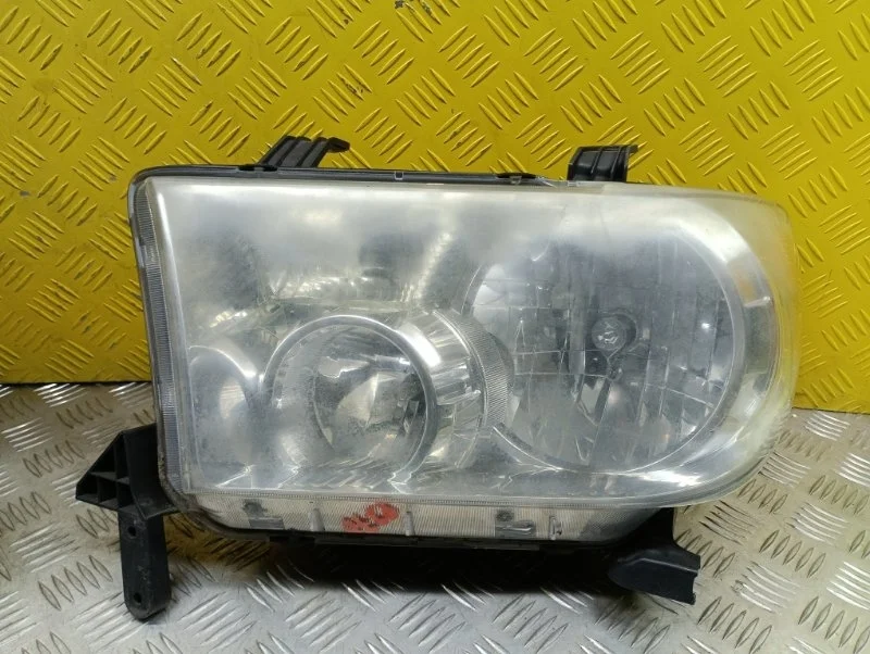 Фара левая Toyota Sequoia II 2008 - 2022 2008 811500C050 5.7 I 3URFE