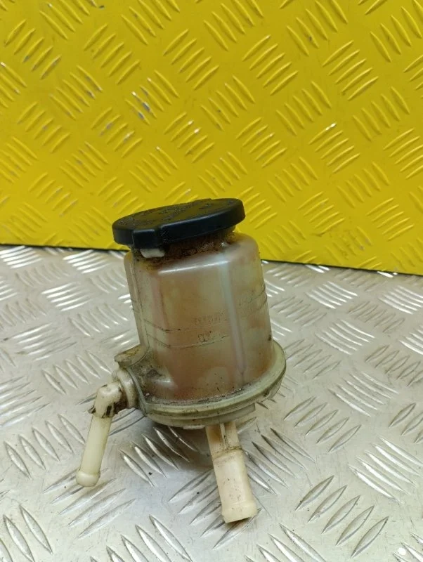 Бачок гидроусилителя Toyota Hilux (2005-2015) 2014 443600K021 ПИКАП 2.5 D 2KDFTV