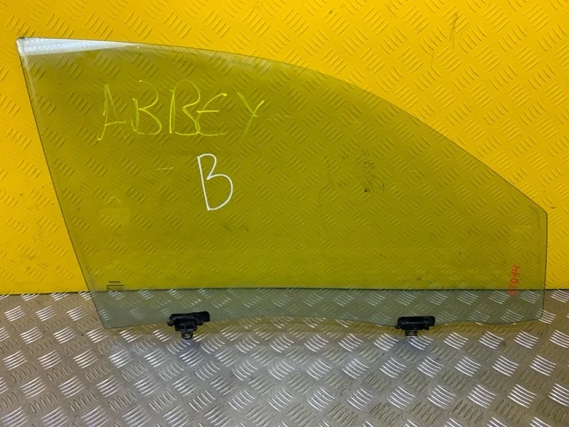 Стекло двери передней правой Toyota Hilux (2005-2015) 2011 681010K021 ПИКАП 2.5 D 2KDFTV