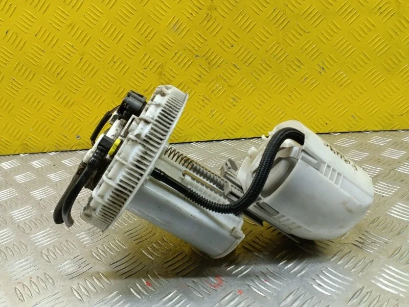 Насос топливный Toyota Prius Xw30 (2009-2015) 2012 7702047070