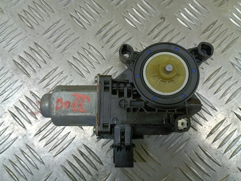 Моторчик стеклоподъемника задний левый Volkswagen Amarok (2010-2016) 2011 6R0959811D ПИКАП 2.0 D CDCA