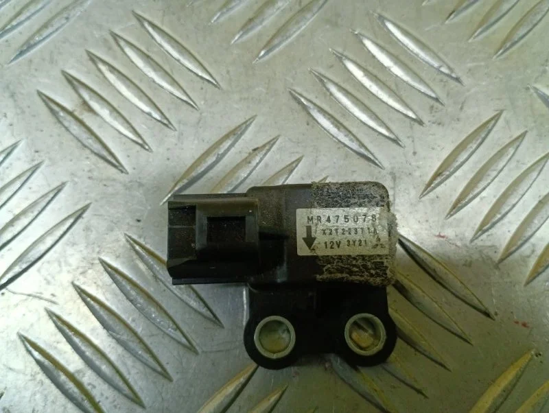 Датчик ускорения Mitsubishi L200 (1996-2006) 2000 MR475078