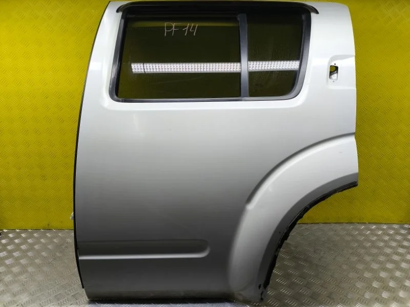 Стекло двери задней левой Nissan Pathfinder (R51M) 2004-2013 2008 82301EB33A 2.5 D YD25DDTI