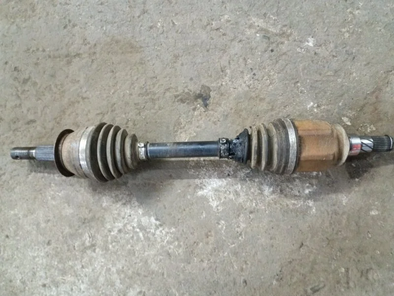 Полуось передняя левая (приводной вал, ШРУС) Nissan Pathfinder (R51M) 2004-2013 2008 39100EB310 2.5 D YD25DDTI