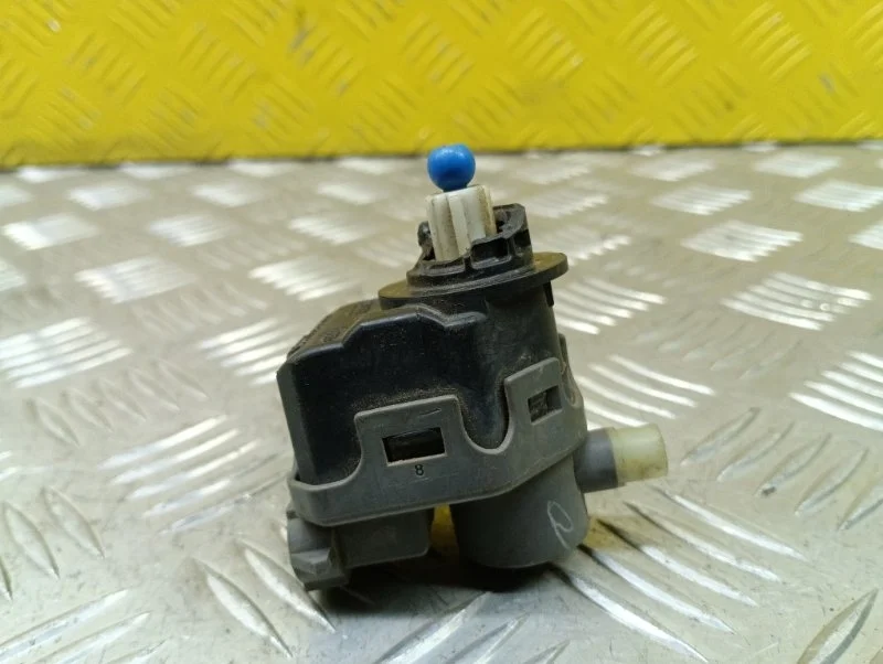 Корректор фар Nissan Navara (D40) 2004-2015 2008 26056AU300 2.5 D YD25DDTI