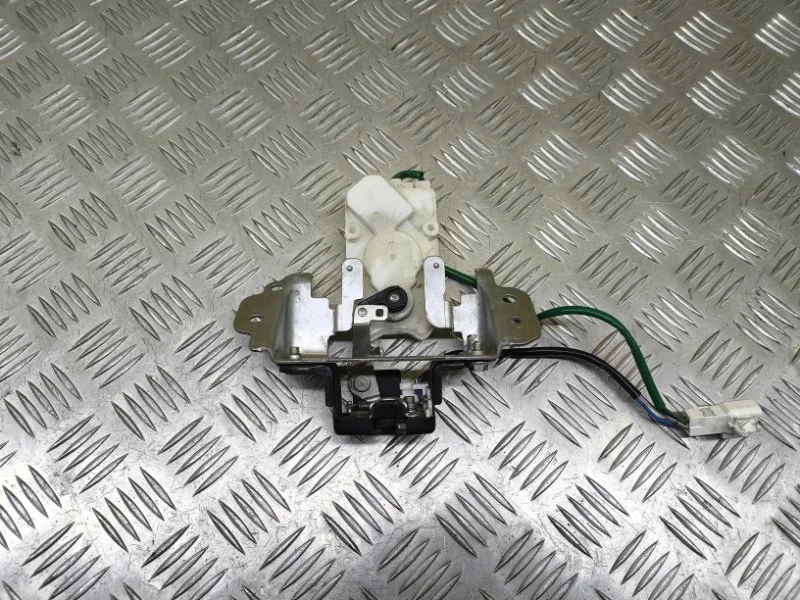 Замок багажника Toyota Land Cruiser Prado 150 (2009-2023) 2020 6937060020 ВНЕДОРОЖНИК 4.0 I 1GRFE