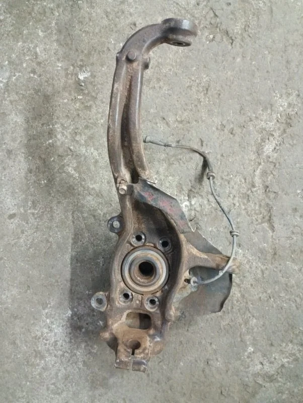 Кулак поворотный левый Nissan Pathfinder (R51M) 2004-2013 2008 40015EB000 2.5 D YD25DDTI