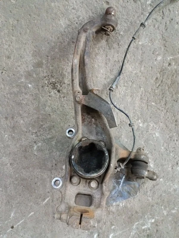 Кулак поворотный левый Nissan Pathfinder (R51M) 2004-2013 2009 40015EB000