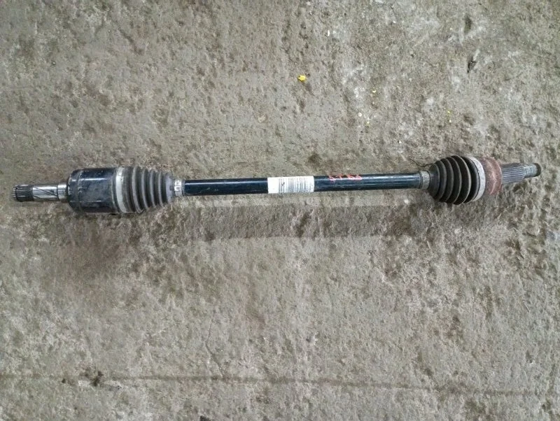 Полуось задняя (приводной вал, ШРУС) Land Rover Range Rover Evoque I (2011-2018) 2016 LR061904 2.0 D 204DTD