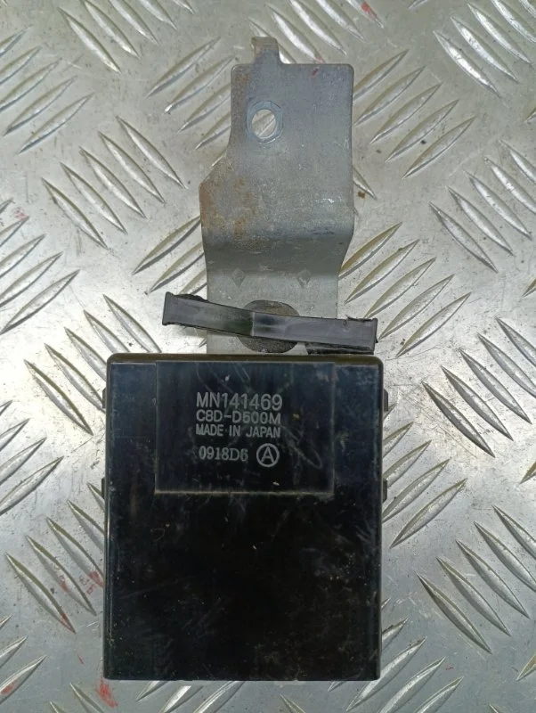 Блок управления стеклоподъемниками Mitsubishi L200 (2006-2015) 2008 MN141469 ПИКАП 2.5 D 4D56